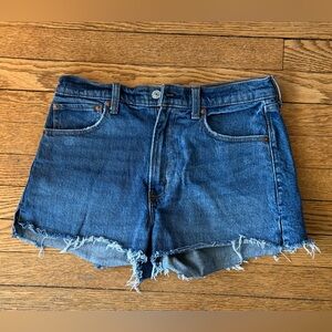 Abercrombie & Fitch “The Mom Short” High Rise - Size 27
